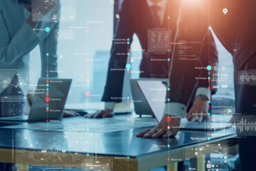Marcas adaptam comunicação para públicos críticos com mais transparência, clareza e foco em valor real entregue.